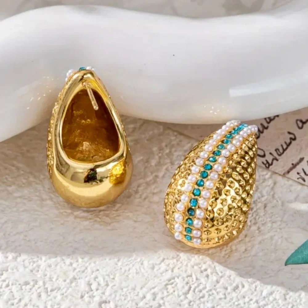 NWT SS Teardrop Stud Earrings - Picture 4 of 6